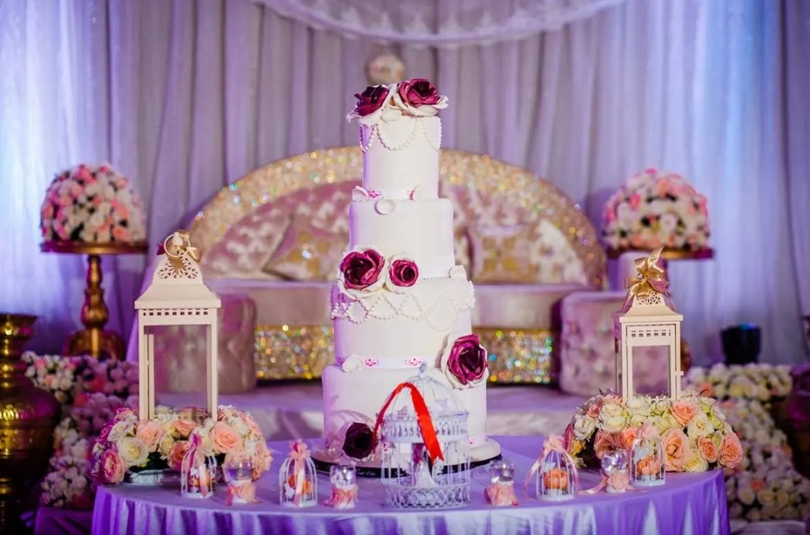 Cake decoration